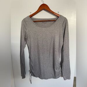 🔵Athleta maternity size small full sleeves t shirt